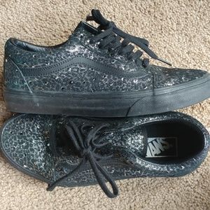 8.5 black/leopard print Vans